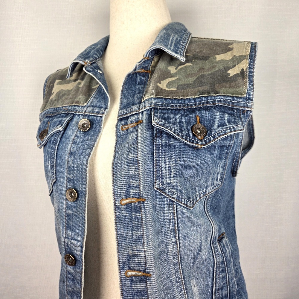 Carbon Sleeveless Denim Vest Women's Medium Camo Print Distressed Grunge Punk